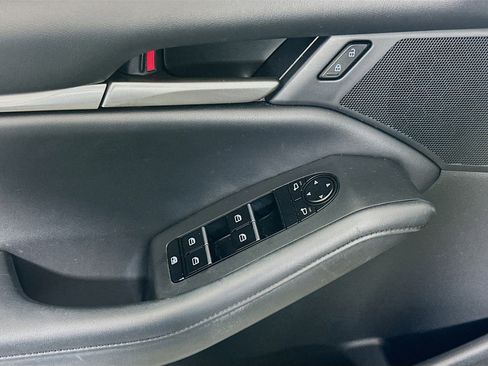 Used 2021 MAZDA MAZDA3 s image 15