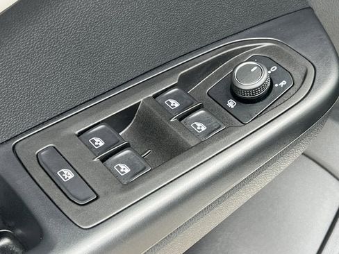 New 2025 Volkswagen Taos S image 8