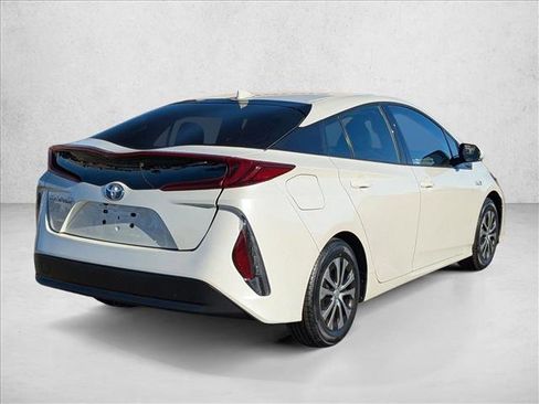 Used 2018 Toyota Prius Prime Premium image 5