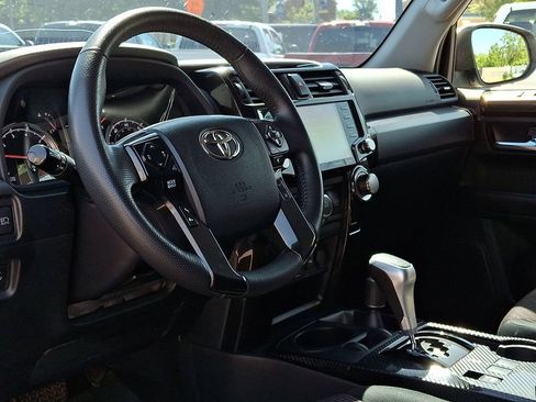 Used 2022 Toyota 4Runner TRD Off-Road AWD/4WD image 6