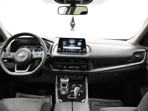 Used 2023 Nissan Rogue SV image 19