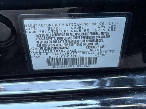 Used 2025 Nissan Versa SV FWD image 29