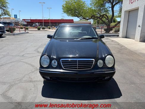 Used 2000 Mercedes-Benz E 320 Sedan image 3
