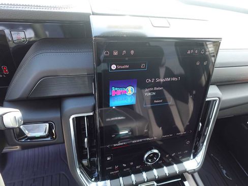 New 2026 GMC Yukon Denali w/ Denali Reserve Package AWD/4WD image 20