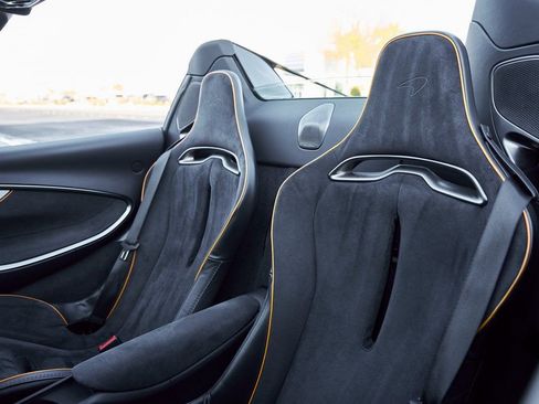 Used 2025 McLaren Artura Spider RWD image 49