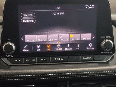 Used 2021 Nissan Rogue SV FWD image 25
