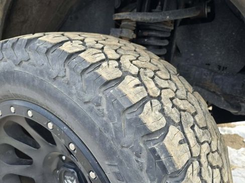 Used 2018 Toyota Tacoma Limited image 4