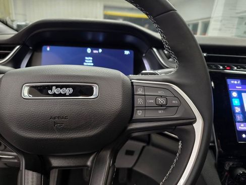 New 2025 Jeep Grand Cherokee Laredo X w/ Luxury Tech Group I image 18