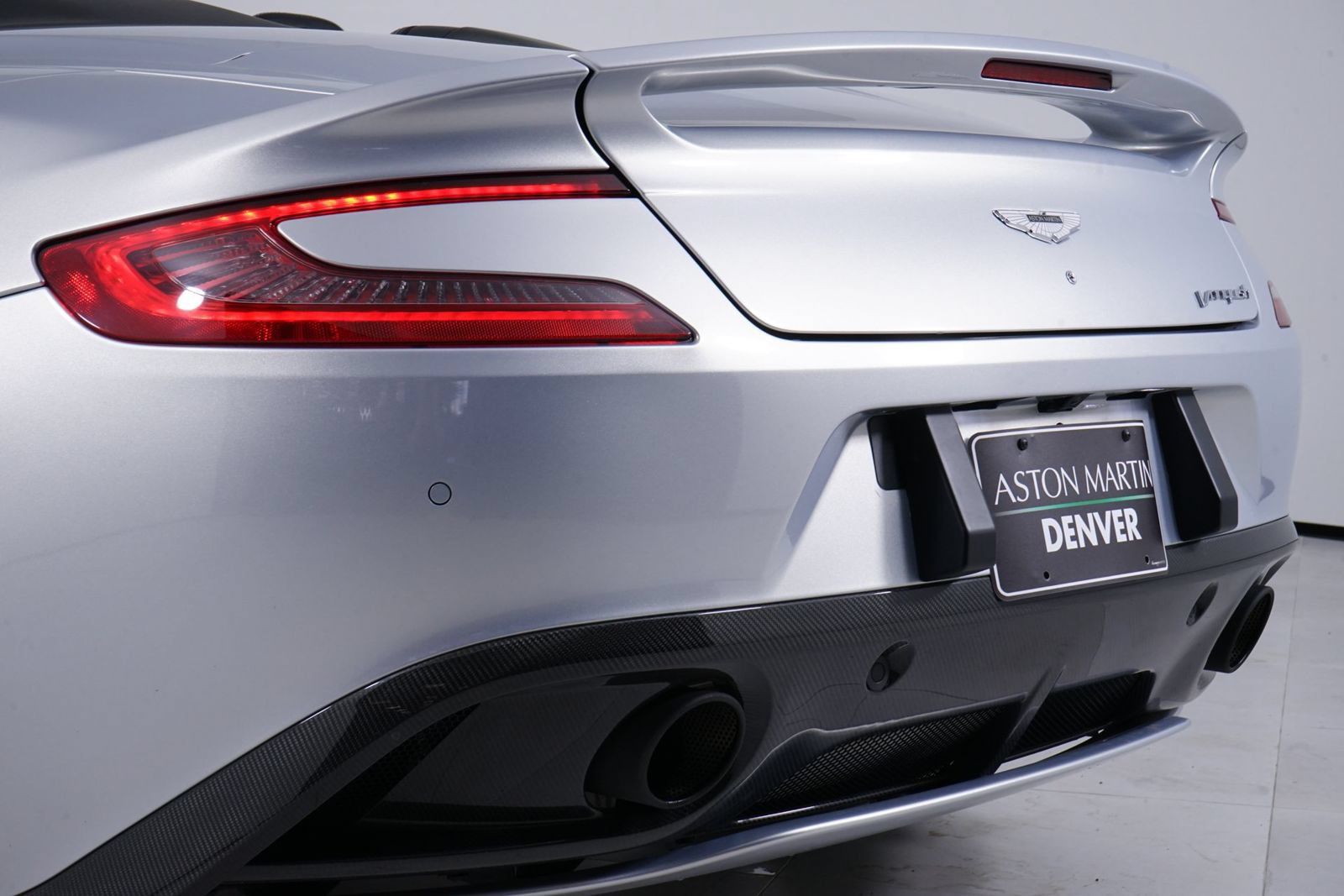 Used 2016 Aston Martin Vanquish Volante RWD image 17