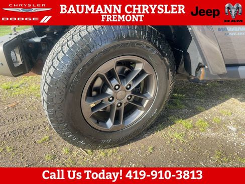 Used 2016 Jeep Wrangler Unlimited Sahara AWD/4WD image 24