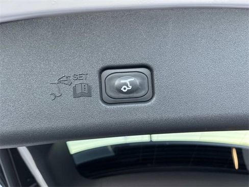 Used 2024 Lincoln Nautilus Reserve image 13