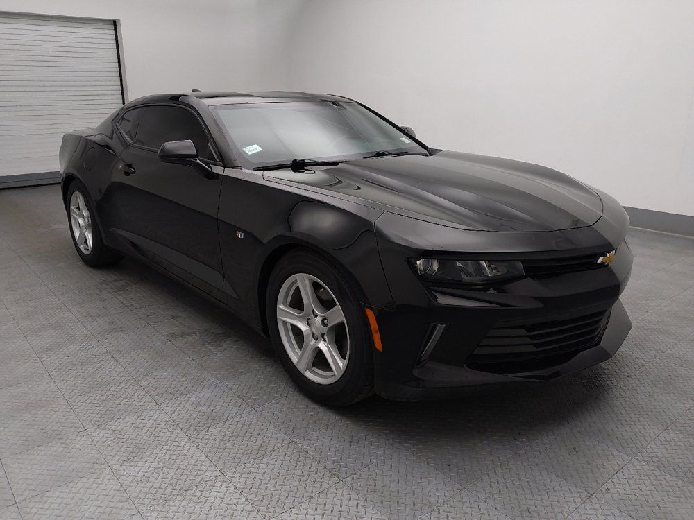 Used 2018 Chevrolet Camaro LT RWD image 13