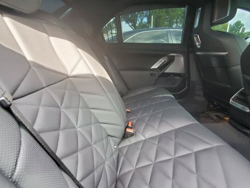Used 2024 BMW 740i xDrive w/ Premium Package AWD/4WD image 6