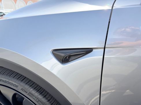 Used 2024 Tesla Model Y Performance image 30