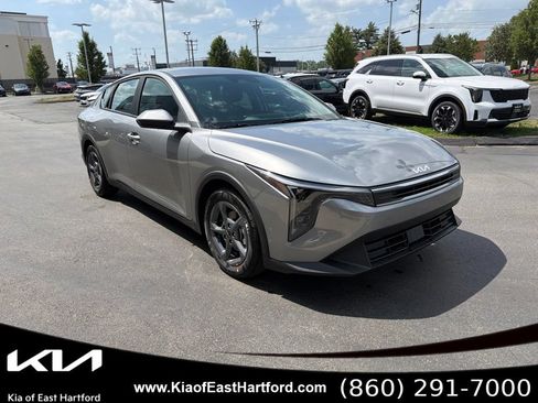 New 2026 Kia K4 FWD image 5