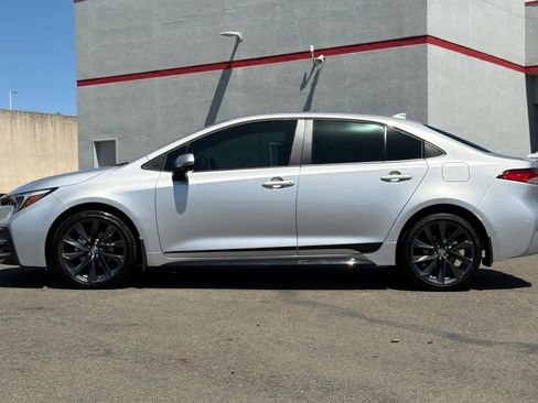 Used 2026 Toyota Corolla SE FWD image 9