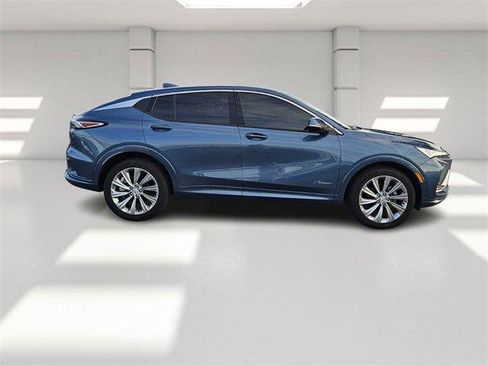 Certified 2025 Buick Envista Avenir image 6