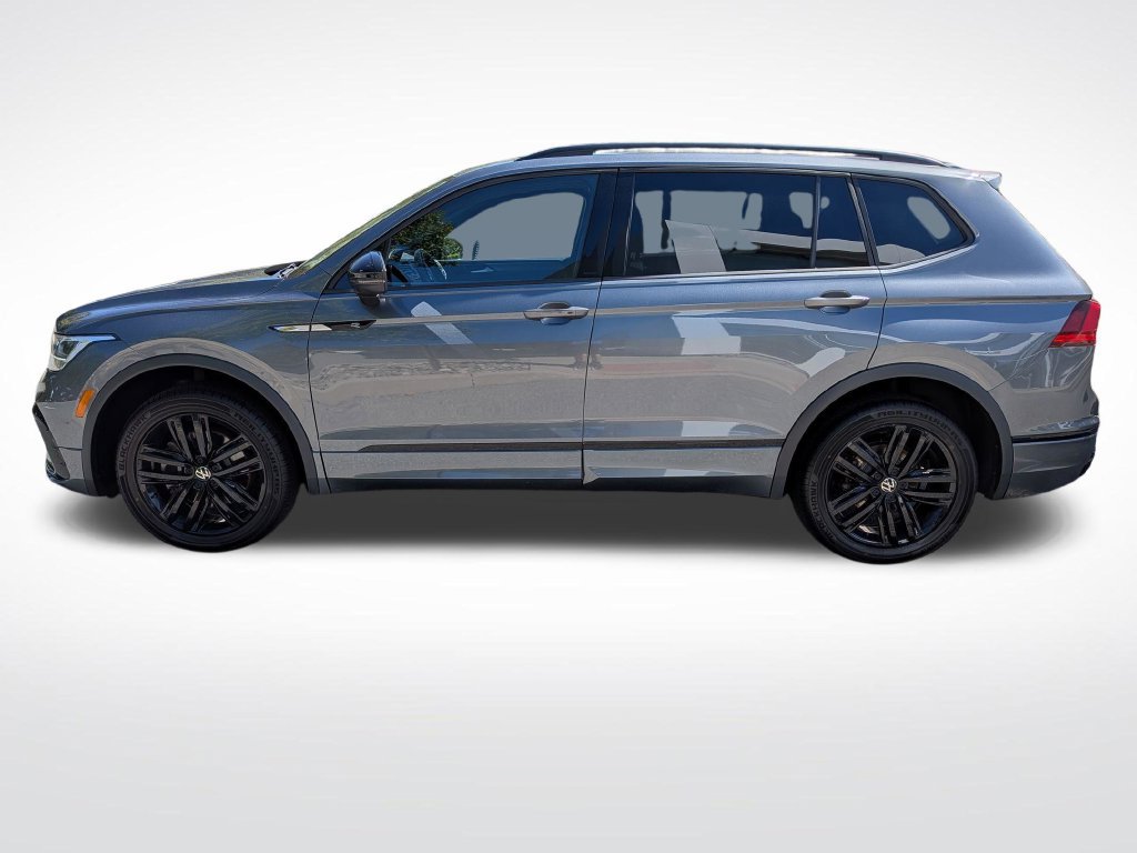 Used 2022 Volkswagen Tiguan SE R-Line AWD/4WD image 6