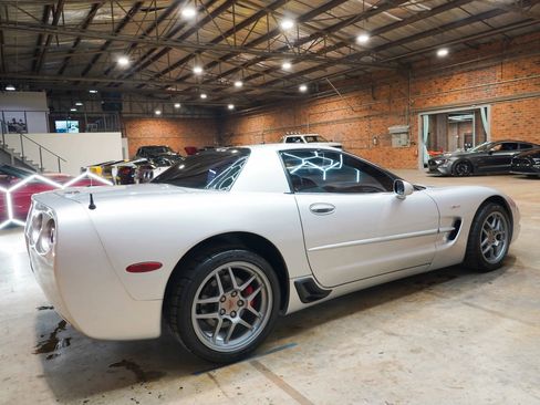 Used 2001 Chevrolet Corvette Z06 w/ Memory Pkg RWD image 15