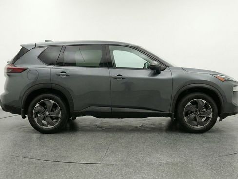Used 2025 Nissan Rogue SV image 11