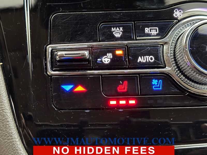 Used 2022 Lincoln Corsair AWD w/ Premium Package image 37