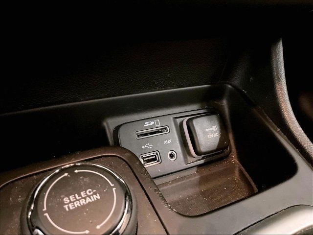 Used 2016 Jeep Cherokee Sport w/ Cold Weather Group AWD/4WD image 31
