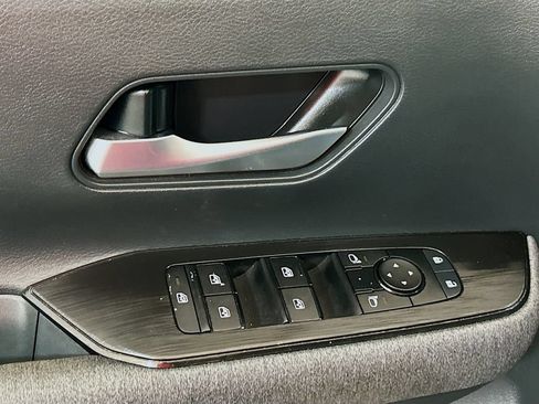 Used 2025 Nissan Kicks SV FWD image 15