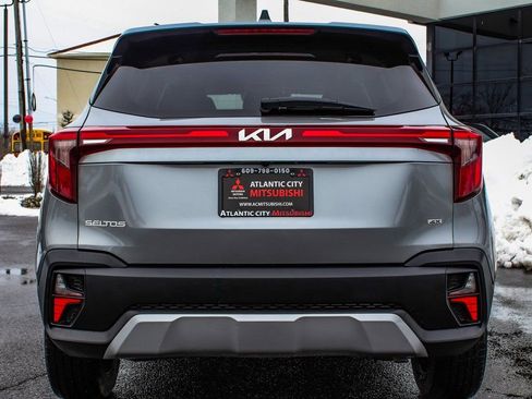 Used 2025 Kia Seltos LX AWD/4WD image 5