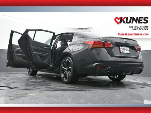 Used 2024 Nissan Altima 2.5 SR image 60