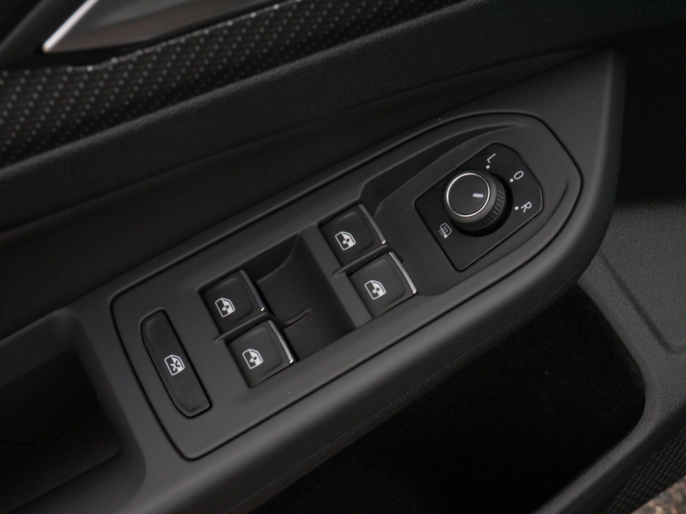 Certified 2022 Volkswagen Golf R AWD/4WD image 19