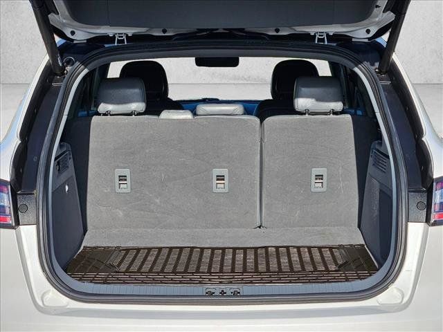 Used 2020 Lincoln Nautilus Reserve w/ Equipment Group 201A FWD image 6