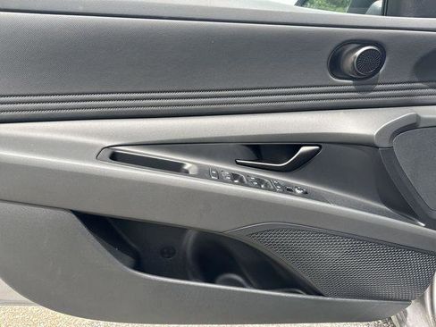 New 2025 Hyundai Elantra SEL image 10
