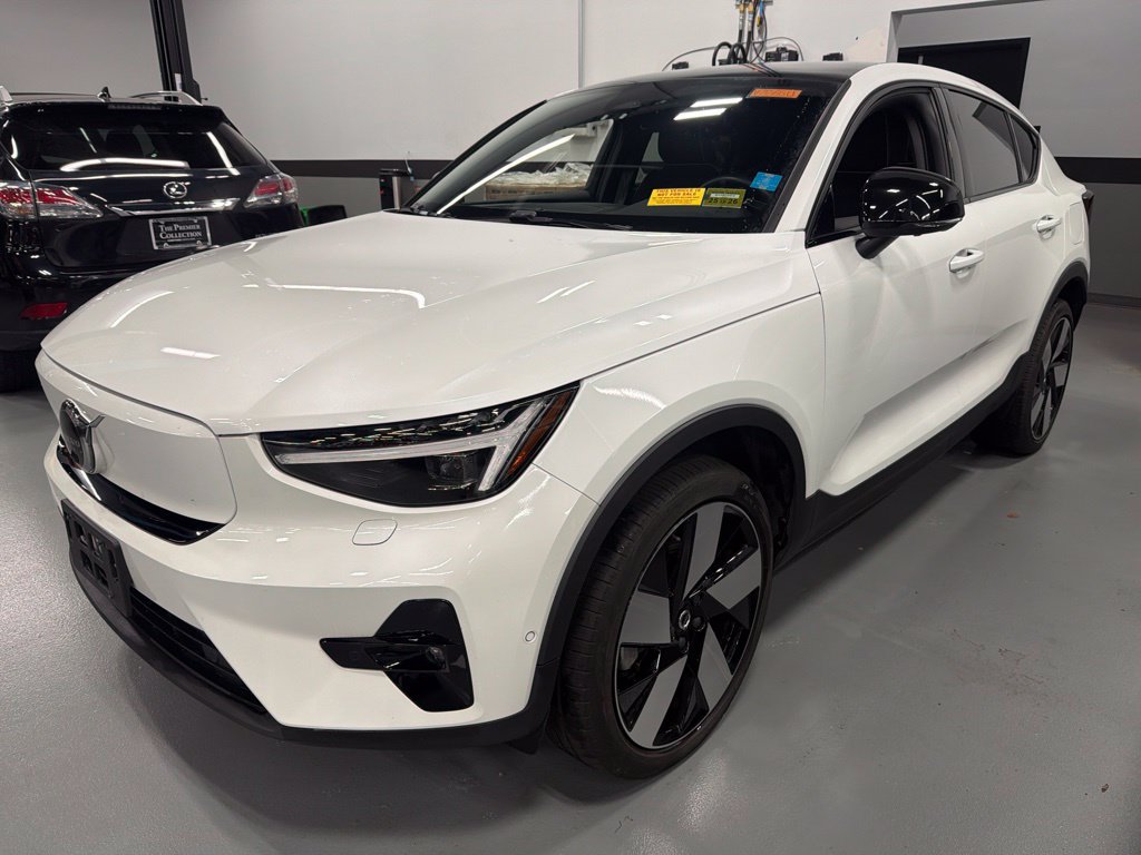 Used 2023 Volvo C40 P8 Recharge Ultimate AWD/4WD image 1