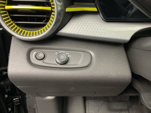 New 2026 Chevrolet Trax LT image 13