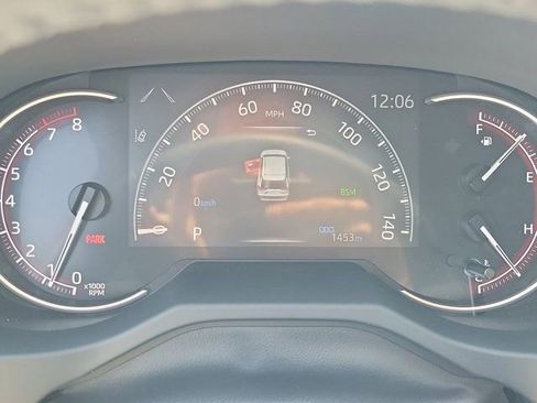 Used 2024 Toyota RAV4 XLE Premium FWD image 33