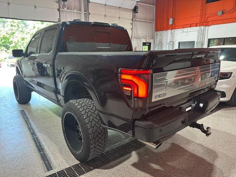 Used 2021 Ford F150 Platinum w/ FX4 Off-Road Package AWD/4WD image 5