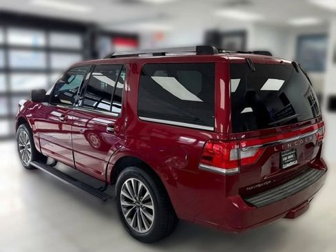 Used 2016 Lincoln Navigator Select image 3