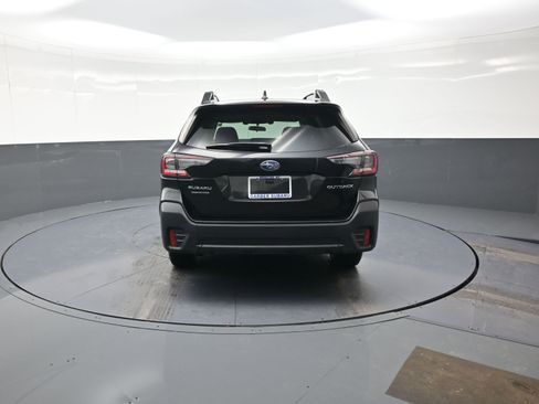 Used 2022 Subaru Outback Premium image 4