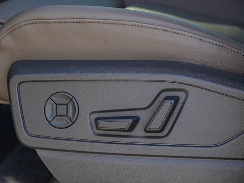 New 2025 Audi Q5 Premium Plus image 17