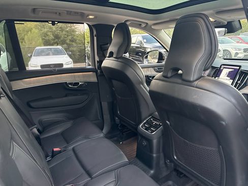 Used 2025 Volvo XC90 T8 Ultra w/ Protection Package Premier AWD/4WD image 14