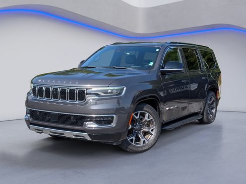 Used 2023 Jeep Wagoneer Series III w/ Convenience Group I AWD/4WD image 2