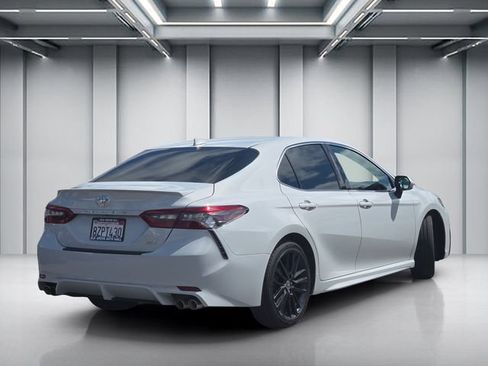 Used 2022 Toyota Camry XSE FWD image 4