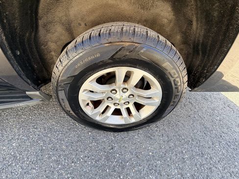 Used 2015 Chevrolet Suburban LT image 39