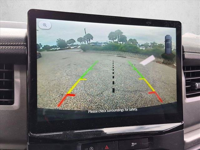 Used 2024 Ford Expedition XLT RWD image 9