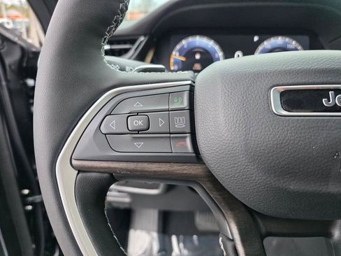 New 2026 Jeep Grand Cherokee Limited RWD image 17
