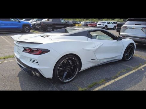 Used 2024 Chevrolet Corvette E-Ray AWD/4WD image 3