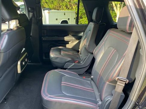 Used 2023 Ford Expedition Limited RWD image 9