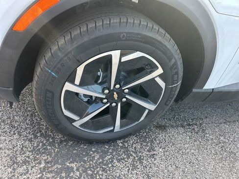 New 2026 Chevrolet Equinox EV LT image 10