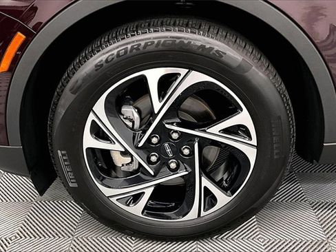 Used 2025 Lincoln Nautilus Premier w/ Jet Appearance Package image 8