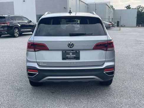 Certified 2023 Volkswagen Taos SE FWD image 6
